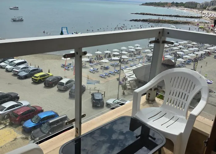 хелиос Apartamento *